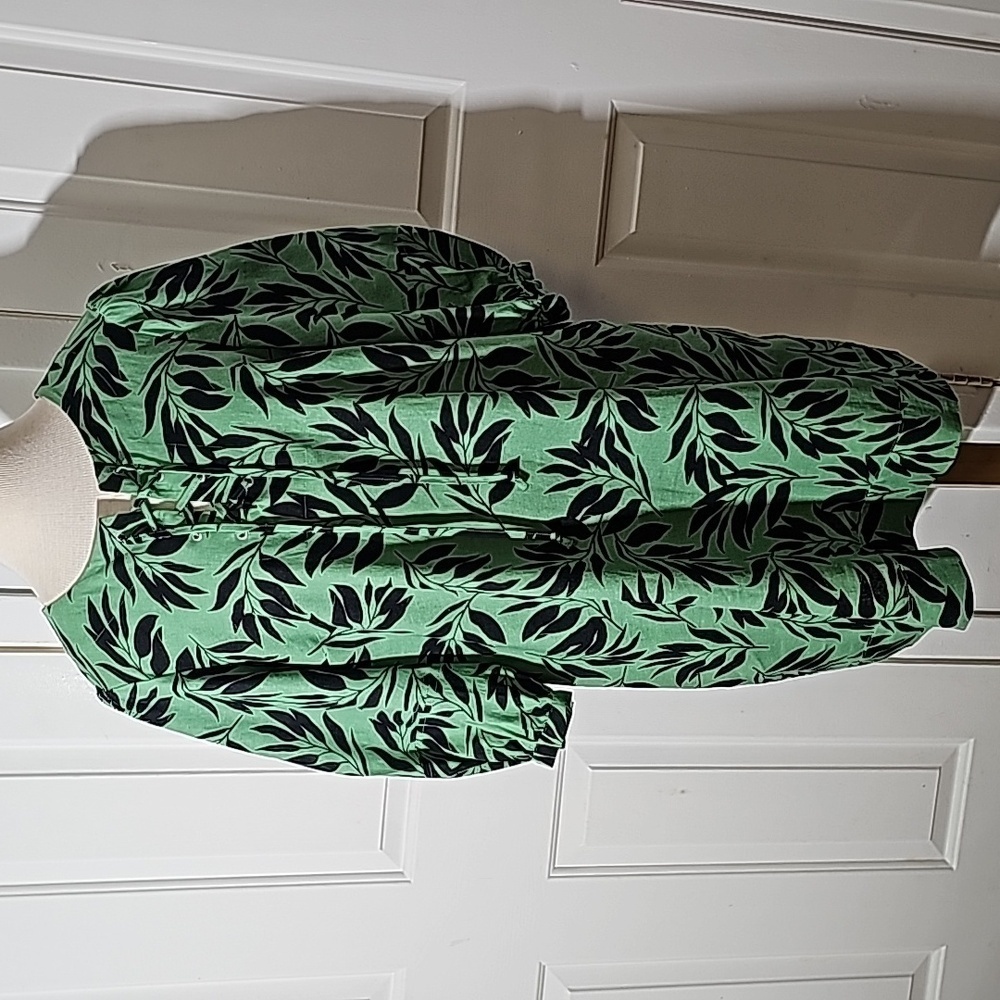 Who what Wear- shift dress Green palm design. Linen/rayon. Size large.